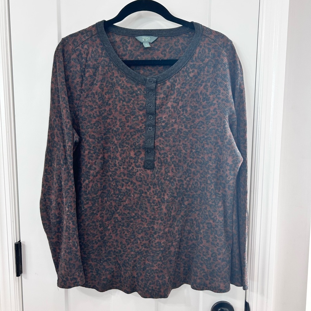 Terra & Sky Gray and Brown Leopard Henley Tee